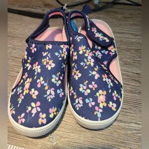 Carters NWT Navy Floral Shoes Salinas Size 10 Toddler